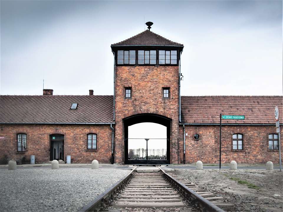 アウシュヴィッツ・ビルケナウ　ナチスドイツの強制絶滅収容所（1940-1945）（世界文化遺産 / ポーランド）