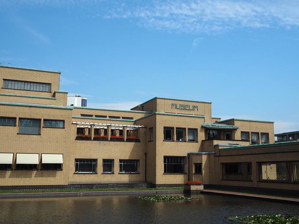 デン  ハーグ市美術館（オランダ）