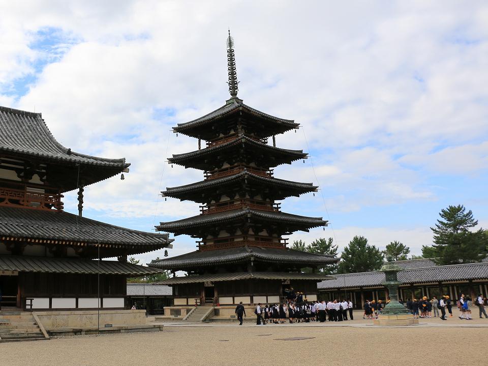 法隆寺（法隆寺地域の仏教建造物 - 世界文化遺産 / 奈良）